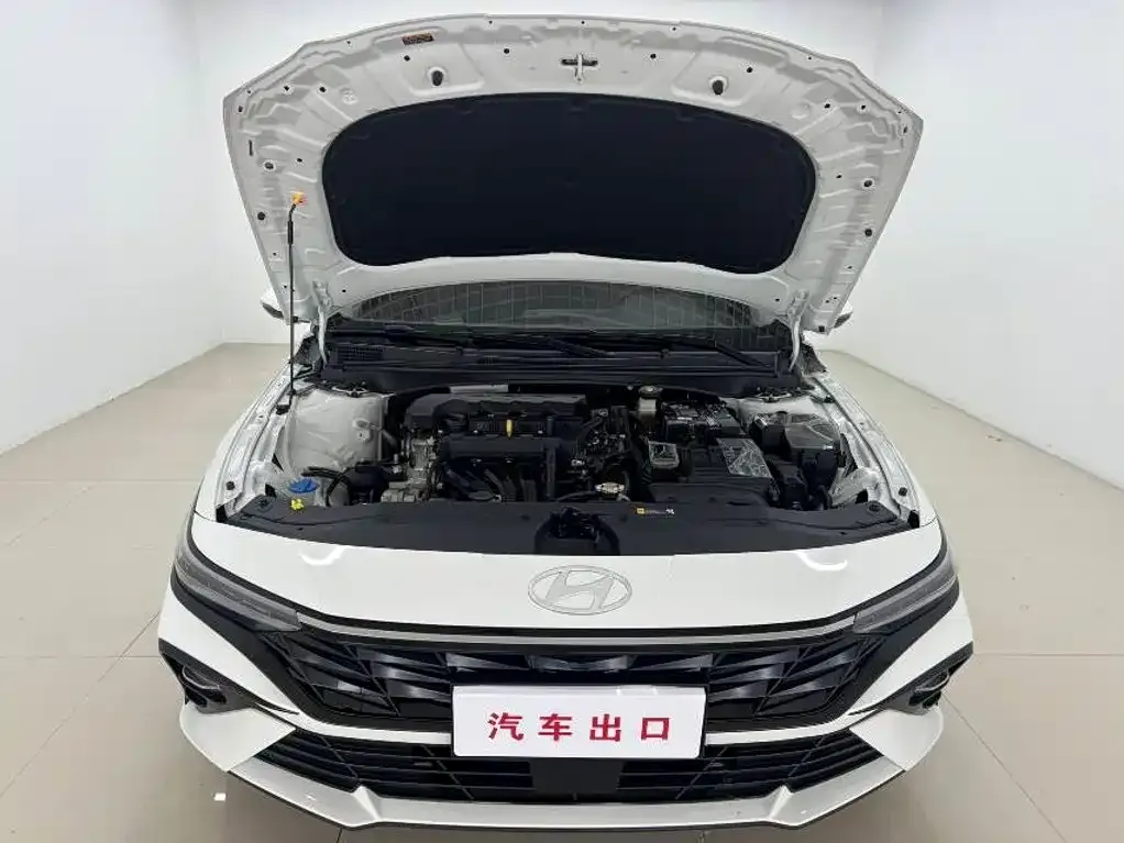 Hyundai Elantra — фото 9