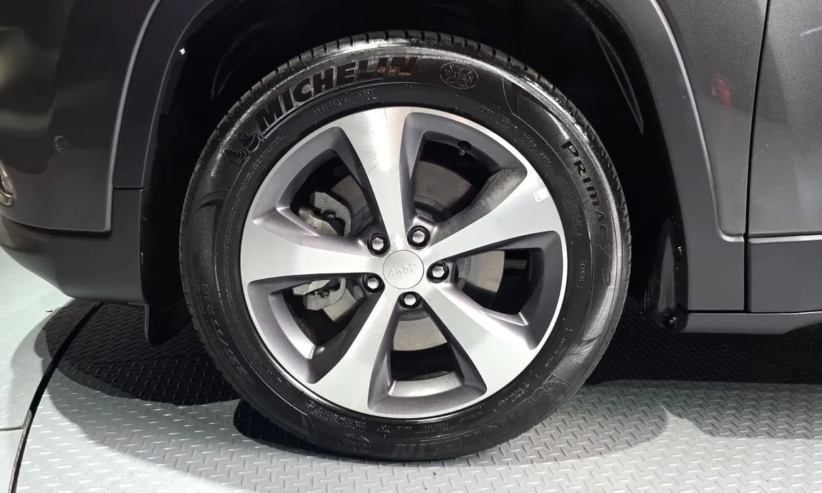 Jeep Cherokee — фото 10