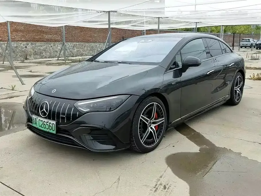 Mercedes-Benz EQE AMG — фото 1
