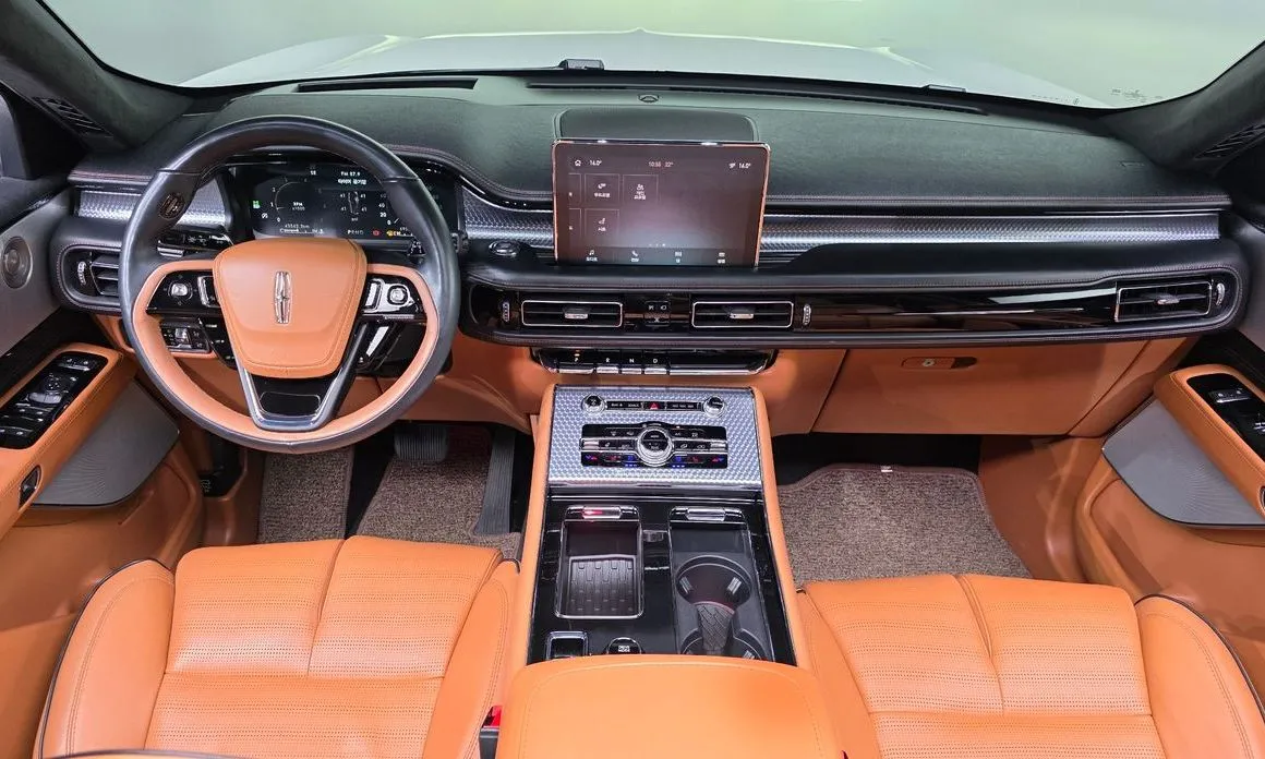 Lincoln Aviator — фото 10