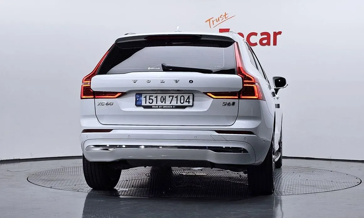 Volvo XC60 — фото 8