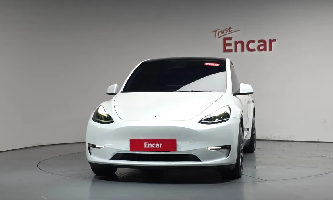 Tesla Model Y — фото 2