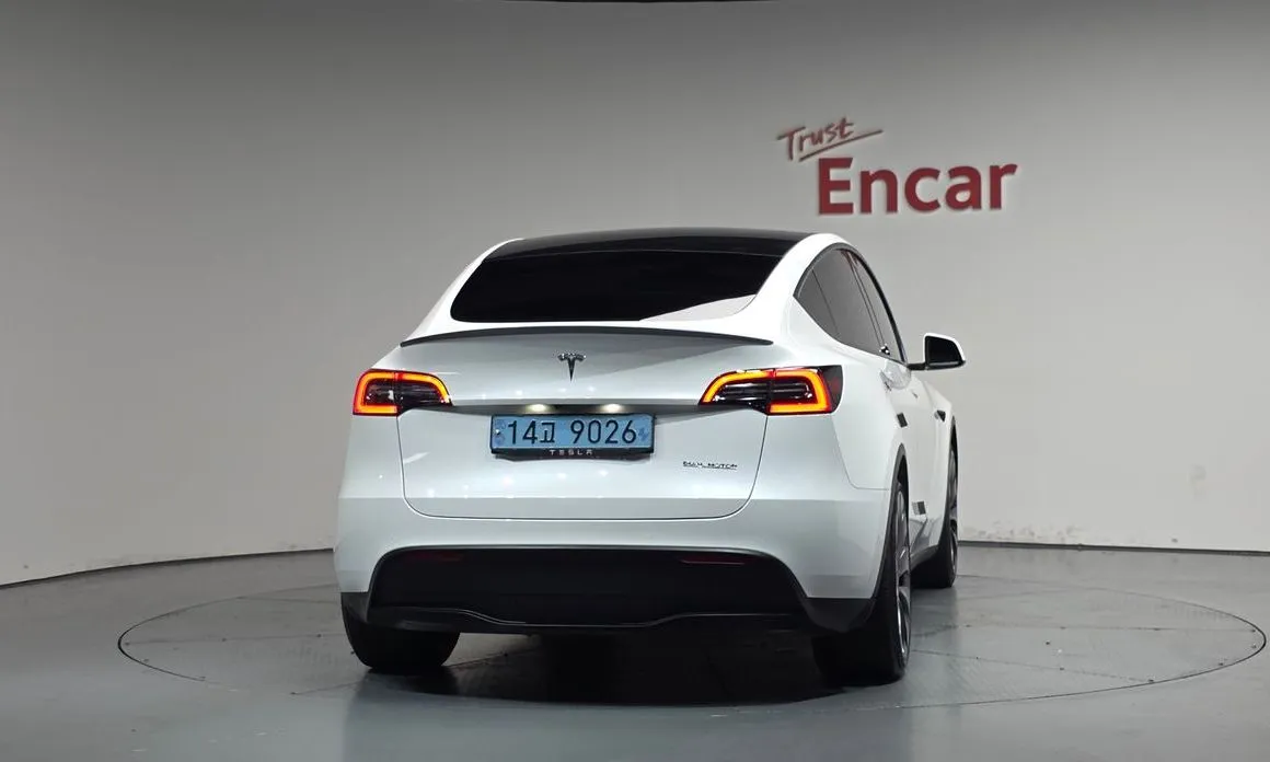 Tesla Model Y — фото 5