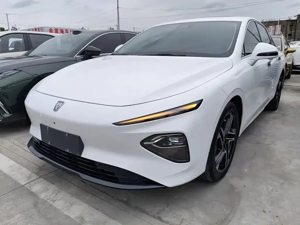 Roewe D7 — фото 1