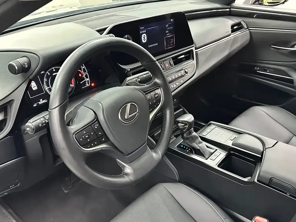Lexus ES — фото 5