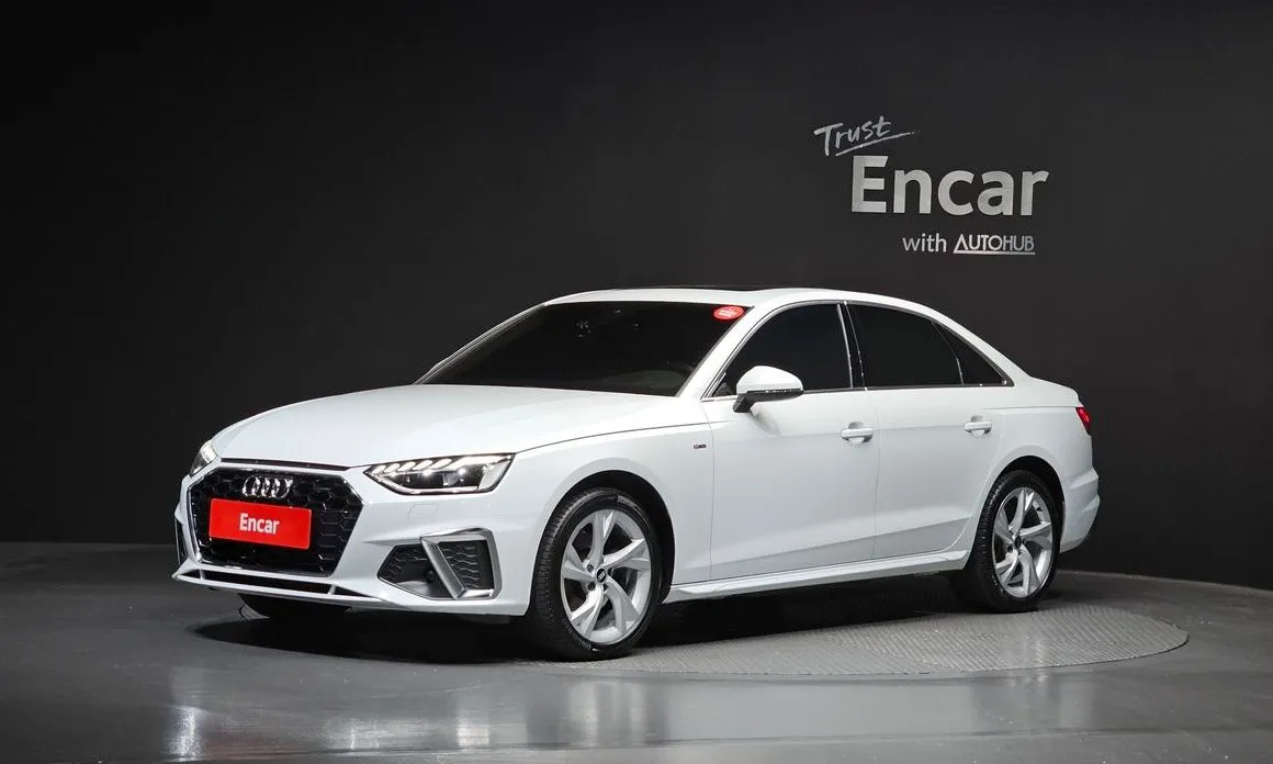 Audi A4 — фото 1