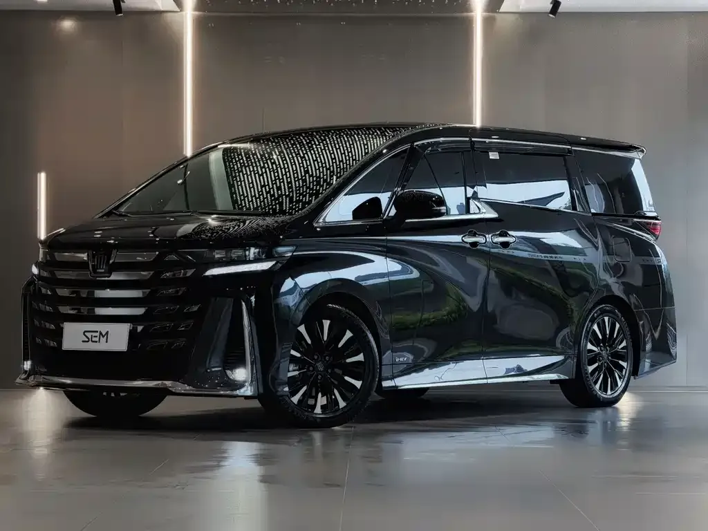 Toyota Vellfire — фото 1
