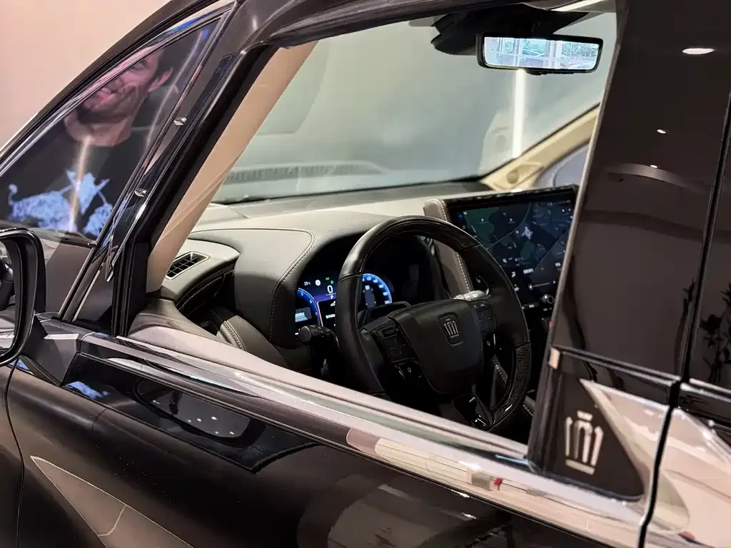Toyota Vellfire — фото 7