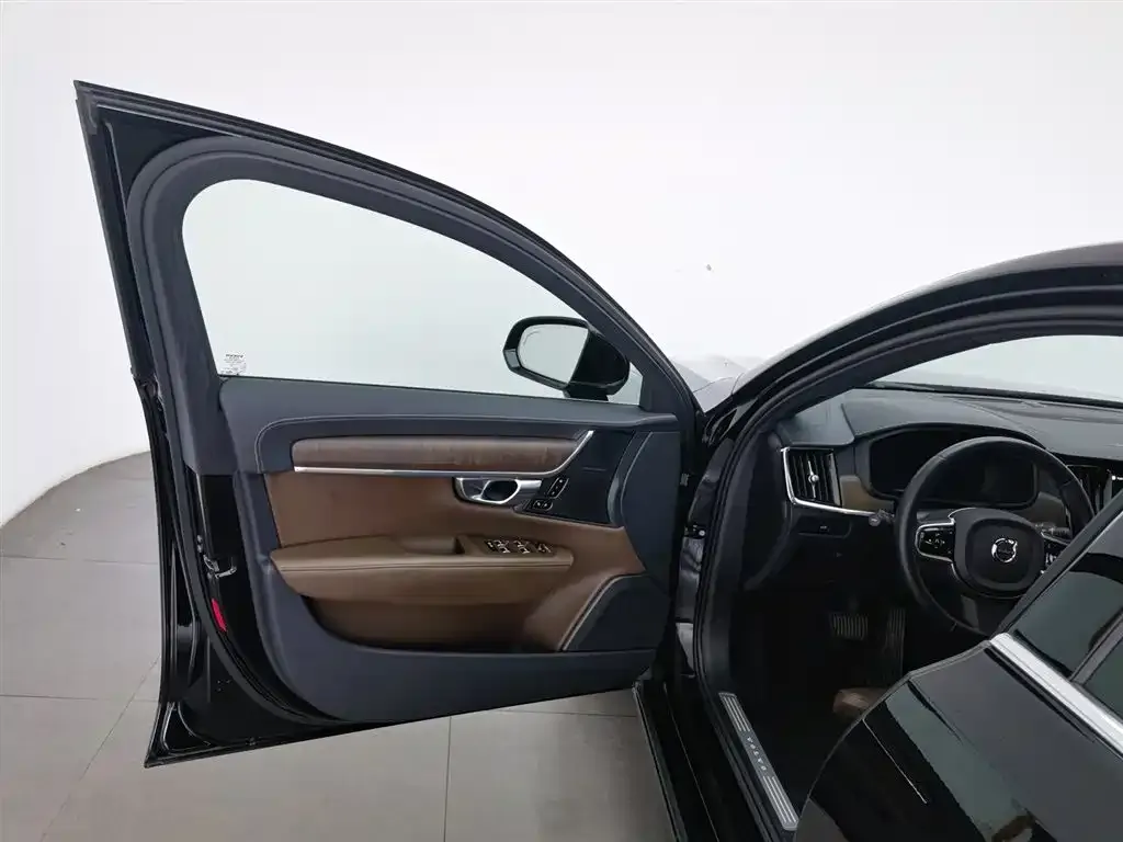 Volvo S90 — фото 3