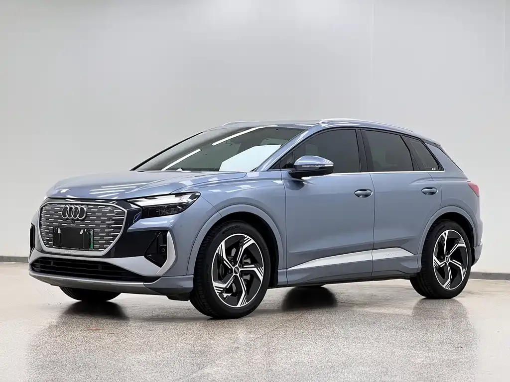 Audi Q4 e-tron — фото 1