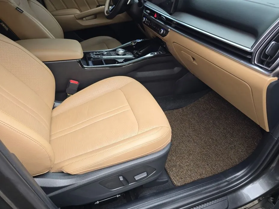 Kia Sorento — фото 6
