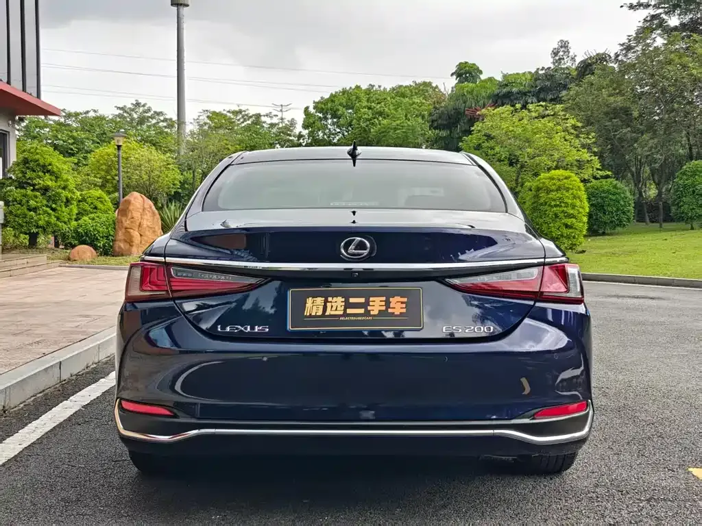 Lexus ES — фото 5