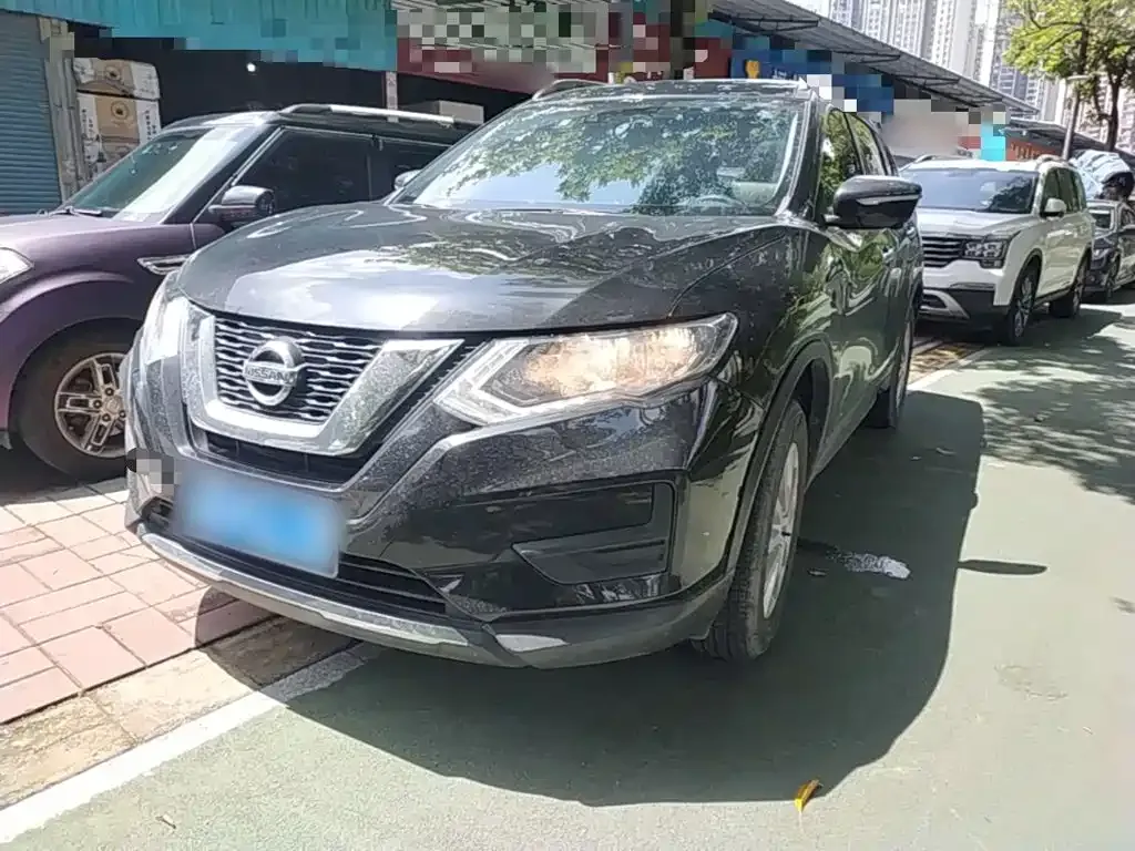 Nissan X-Trail — фото 1
