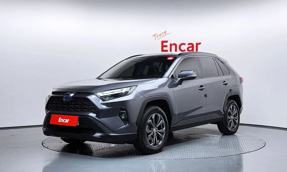 Toyota RAV4 — фото 1