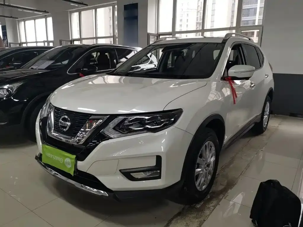Nissan X-Trail — фото 1