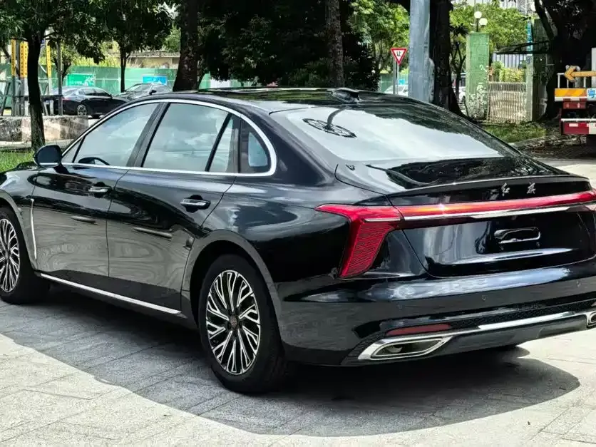 Hongqi H5 — фото 9