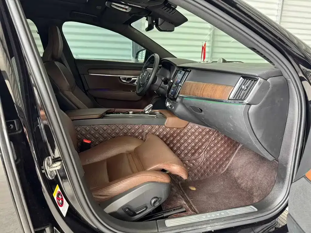 Volvo S90 — фото 10