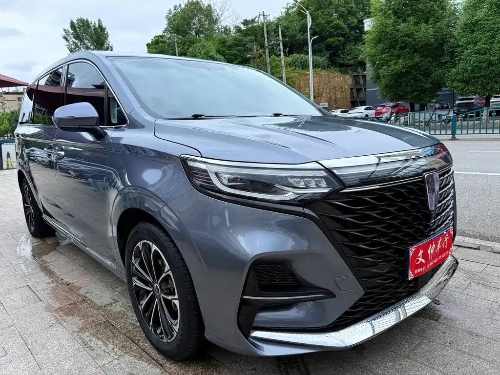 Roewe iMAX8 — фото 3