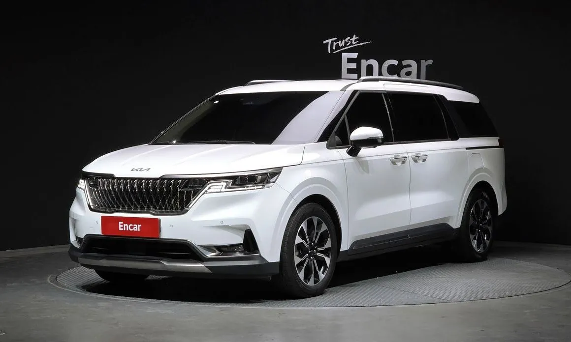 Kia Carnival — фото 1