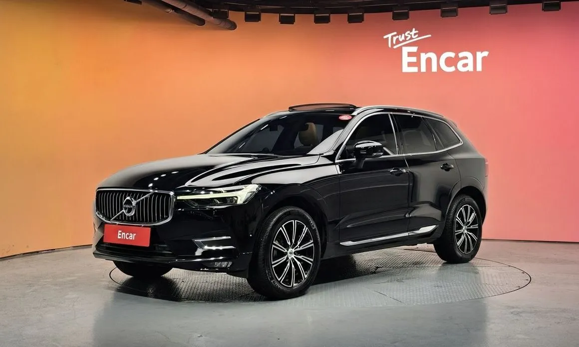 Volvo XC60 — фото 1