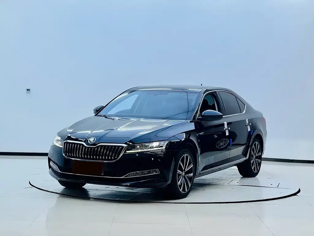 Skoda Superb — фото 1