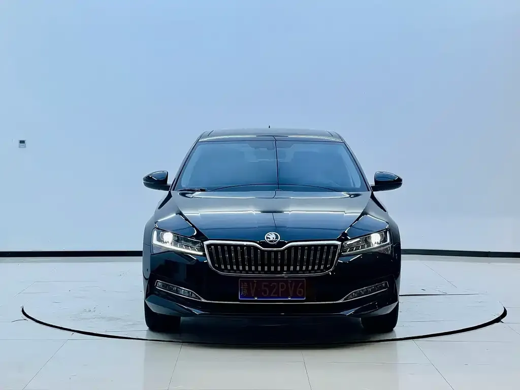 Skoda Superb — фото 6