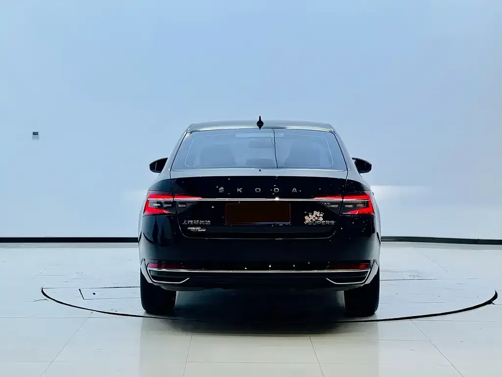 Skoda Superb — фото 3