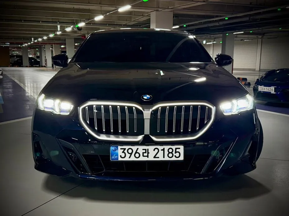 BMW 5-Series — фото 1