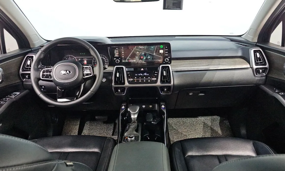 Kia Sorento — фото 10