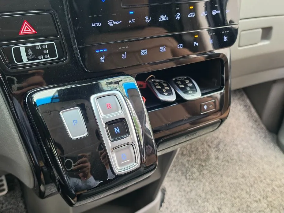 Hyundai Staria — фото 2