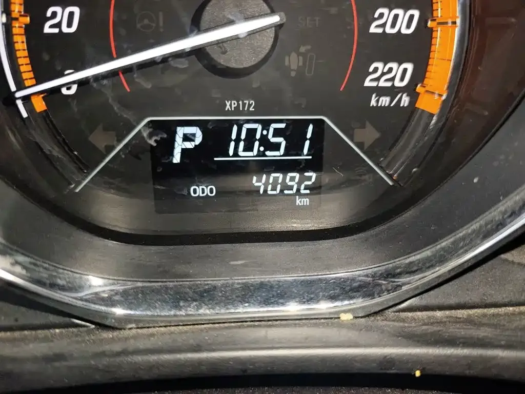 Toyota Yaris L — фото 9