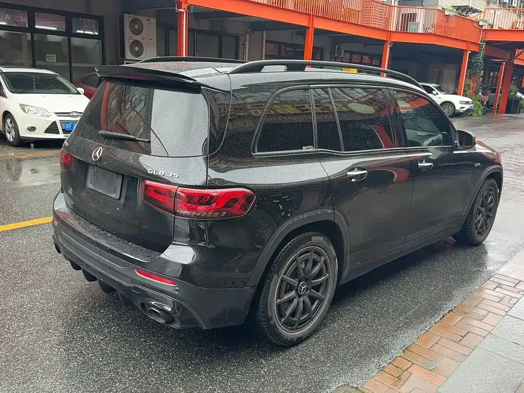 Mercedes-Benz GLB AMG — фото 9
