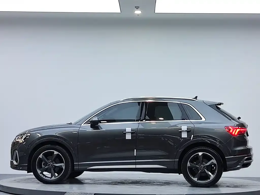 Audi Q3 — фото 8