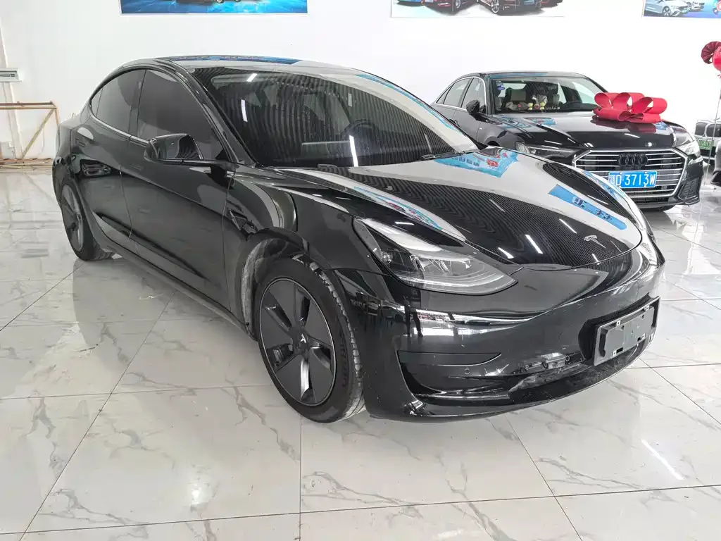 Tesla Model 3 — фото 2