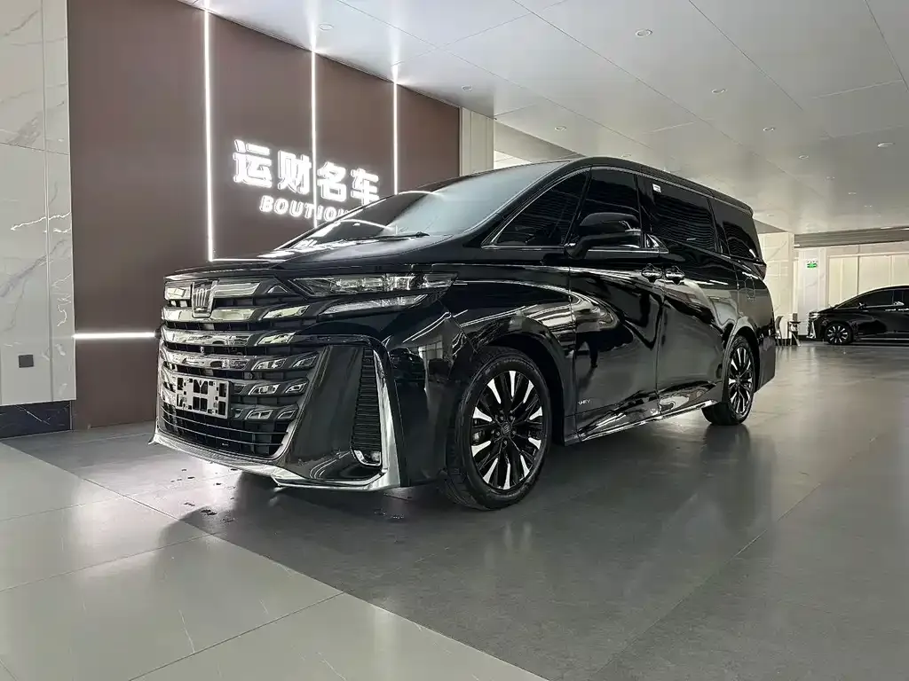 Toyota Vellfire — фото 1