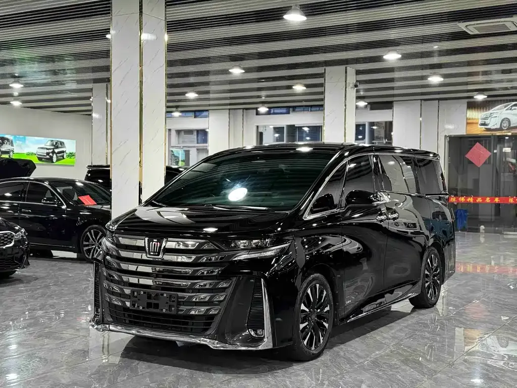 Toyota Vellfire — фото 1