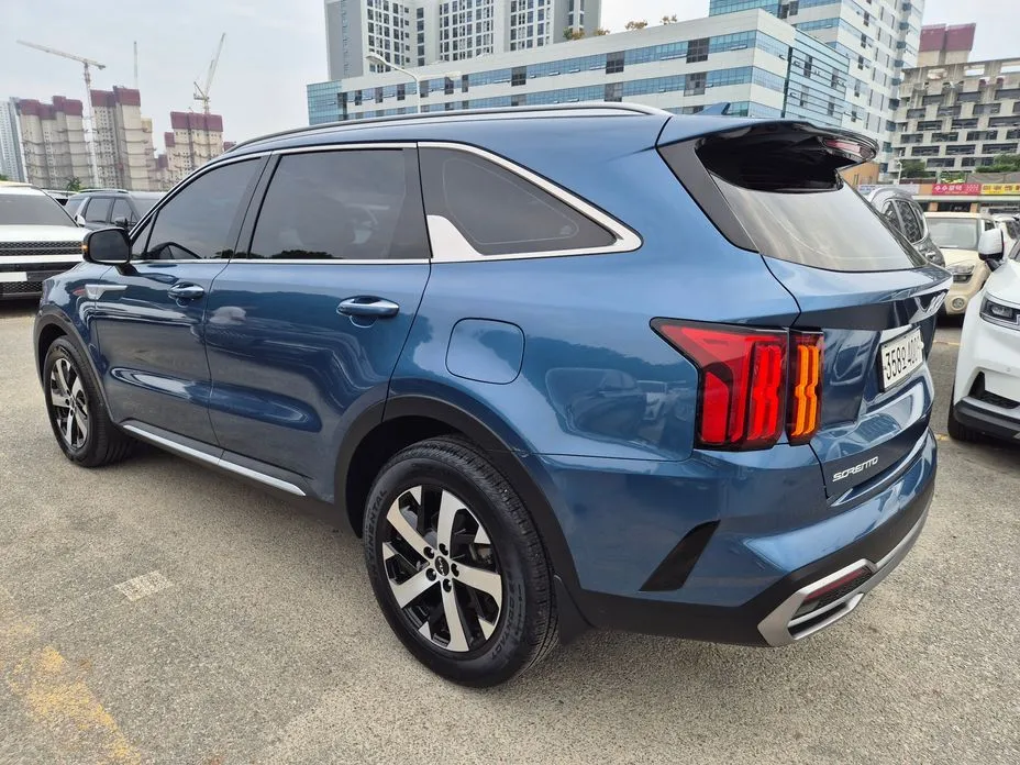 Kia Sorento — фото 5