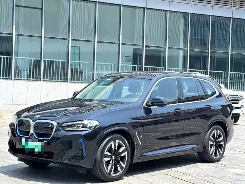 BMW iX3 — фото 1