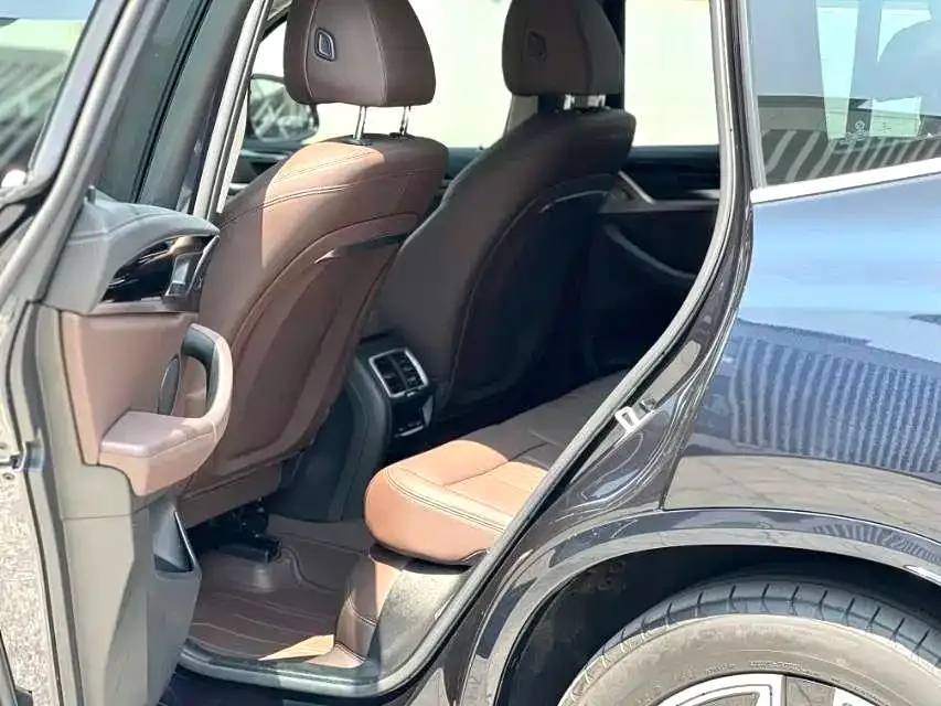 BMW iX3 — фото 10