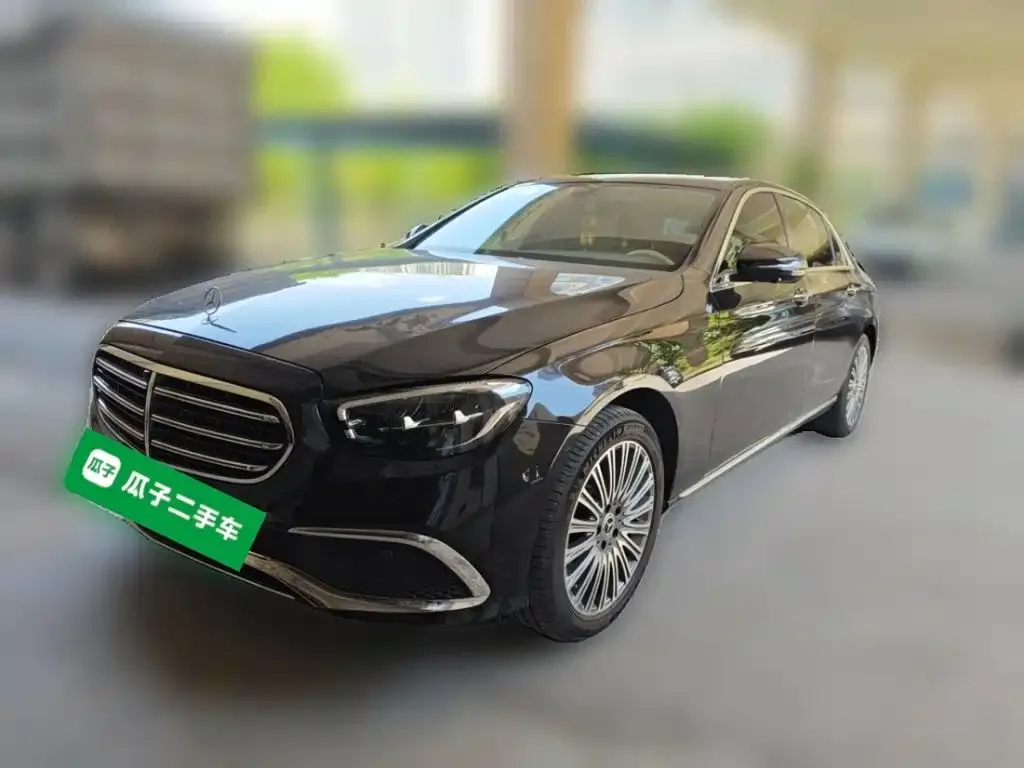 Mercedes-Benz E-Class — фото 1