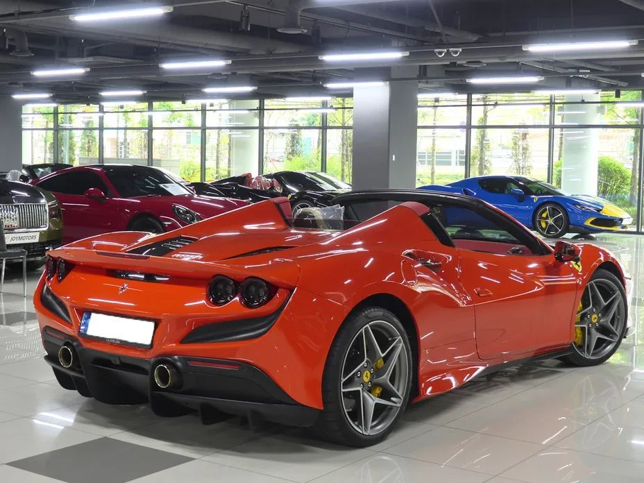 Ferrari F8 — фото 9