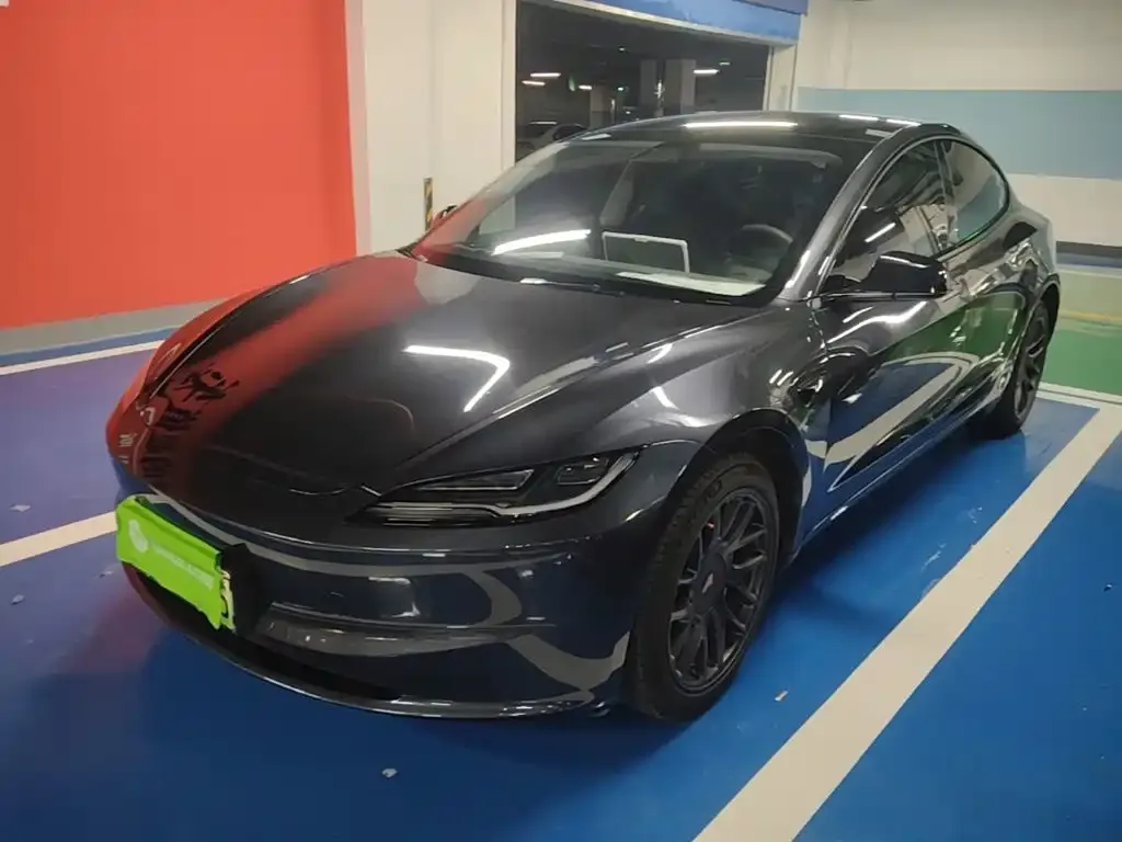 Tesla Model 3 — фото 1