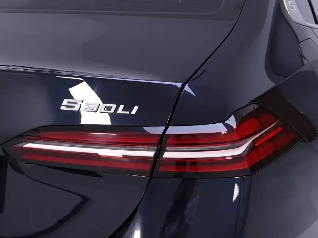 BMW 5 Series — фото 10
