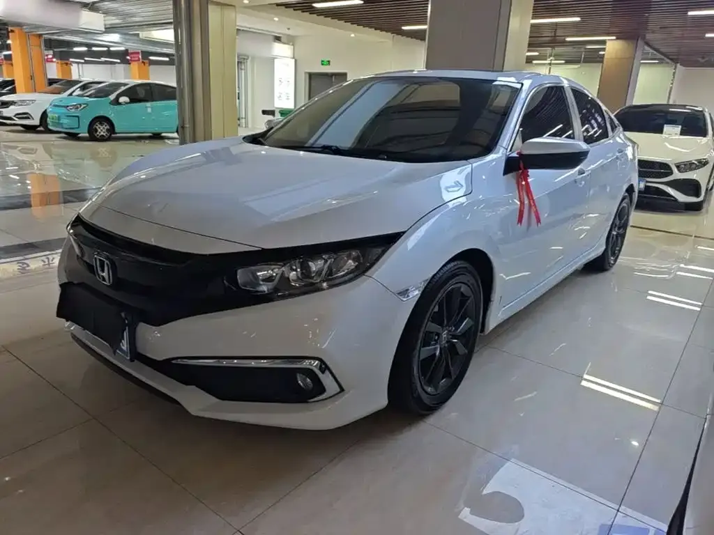 Honda Civic — фото 1
