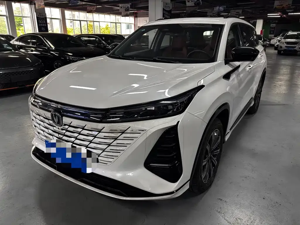 Changan CS75 PLUS — фото 1