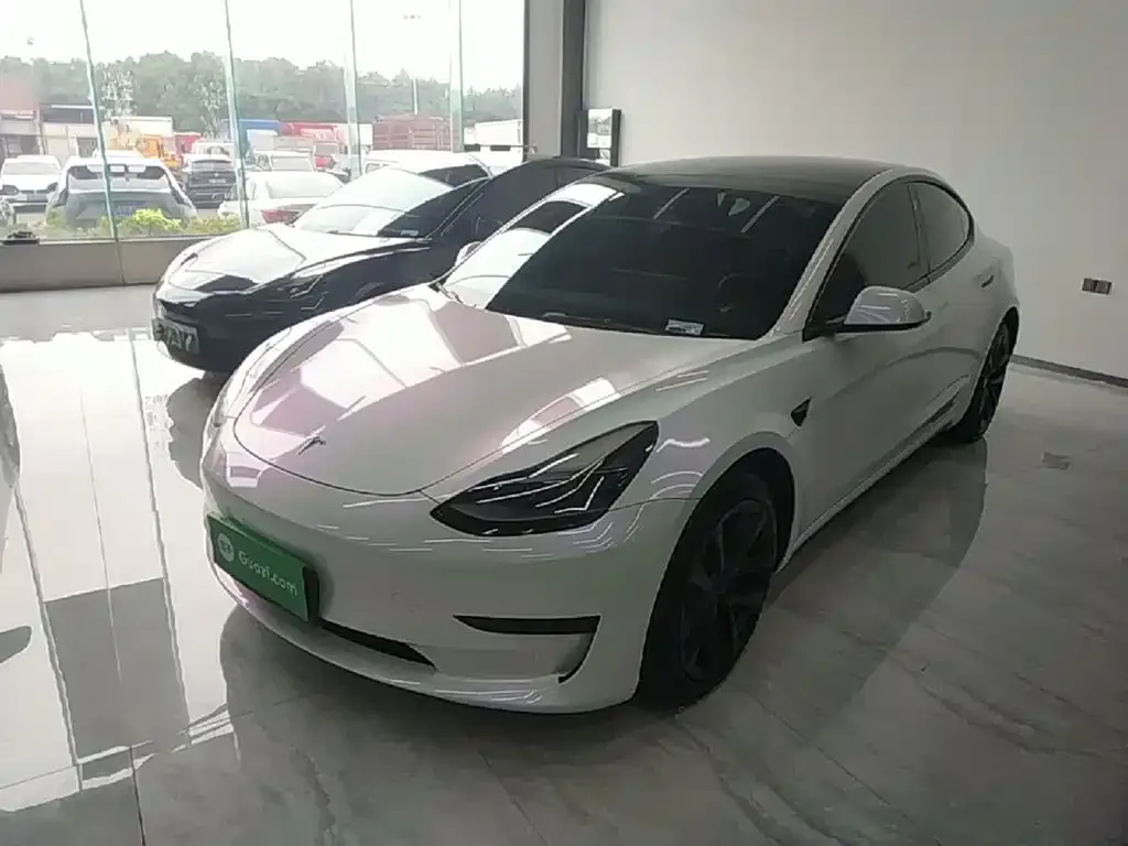 Tesla Model 3 — фото 3