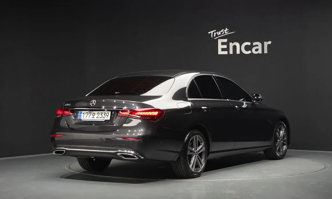Mercedes-Benz E-Class — фото 5