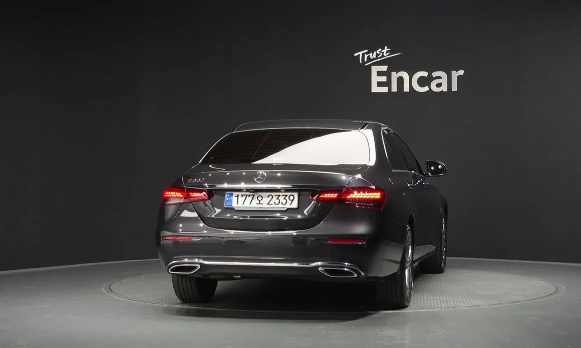 Mercedes-Benz E-Class — фото 3