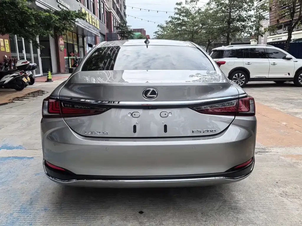 Lexus ES — фото 9