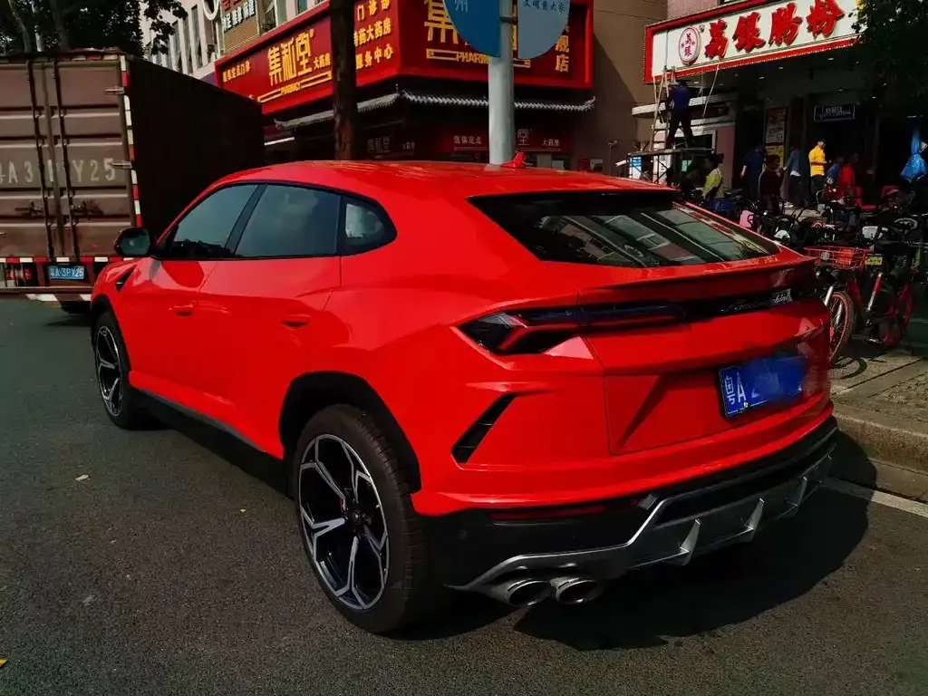 Lamborghini Urus — фото 2